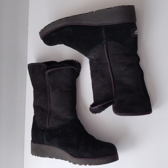 UGG black platform shearling boots 9 - Picture 7 of 10